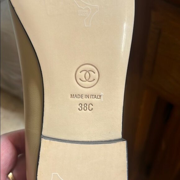 CHANEL Beige Lambskin Cap Toe Ballerina Flats - Picture 2 of 13